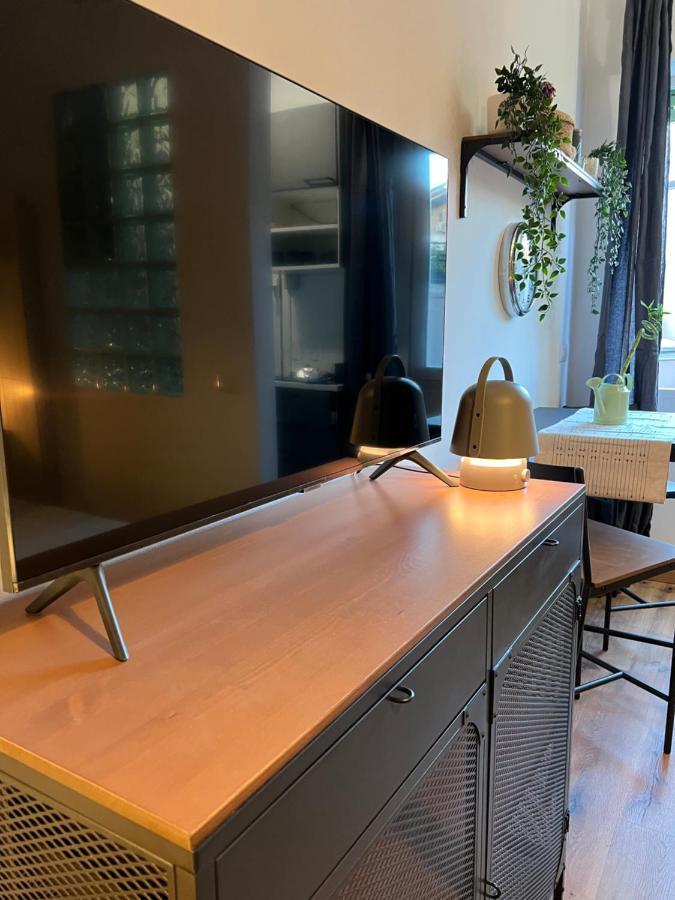 Stylish Apartment 3 Km Away From Duomo - Netflix, Wi-Fi, All Comforts Included Милан Экстерьер фото
