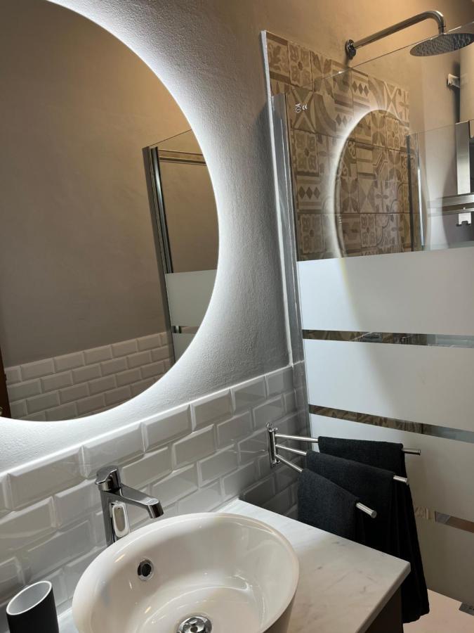 Stylish Apartment 3 Km Away From Duomo - Netflix, Wi-Fi, All Comforts Included Милан Экстерьер фото